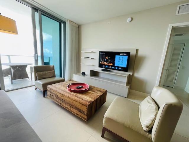 Stay At The Top With Amazing Views By Rent4Us Hollywood Esterno foto